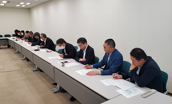 金融庁に要請を行なう全国金融共闘