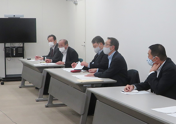 金融庁に要請を行う金融共闘