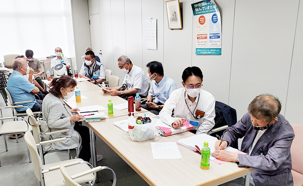 東京都労働委員会にかけつけた支援のなかま