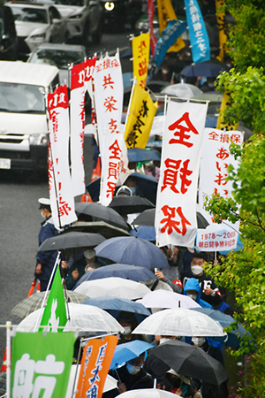 代々木公園から青山へ更新する全損保のなかま