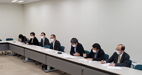 金融庁に要請する金融共闘